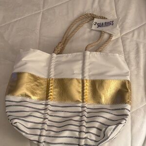 15” x 18”; handle is 12”